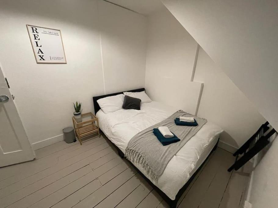 Comfortable 2 Bedroom On Tower Bridge 런던 외부 사진