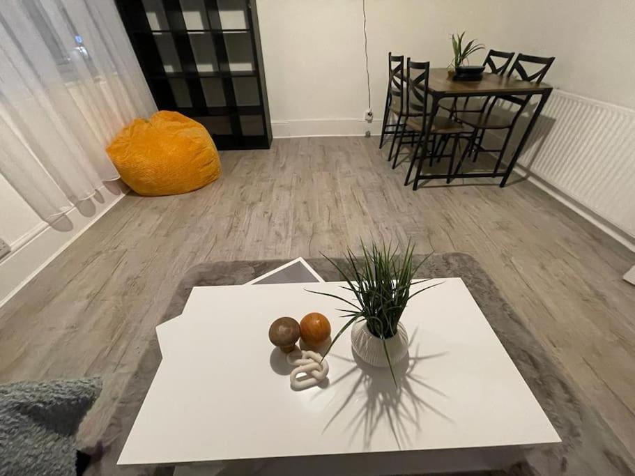 Comfortable 2 Bedroom On Tower Bridge 런던 외부 사진