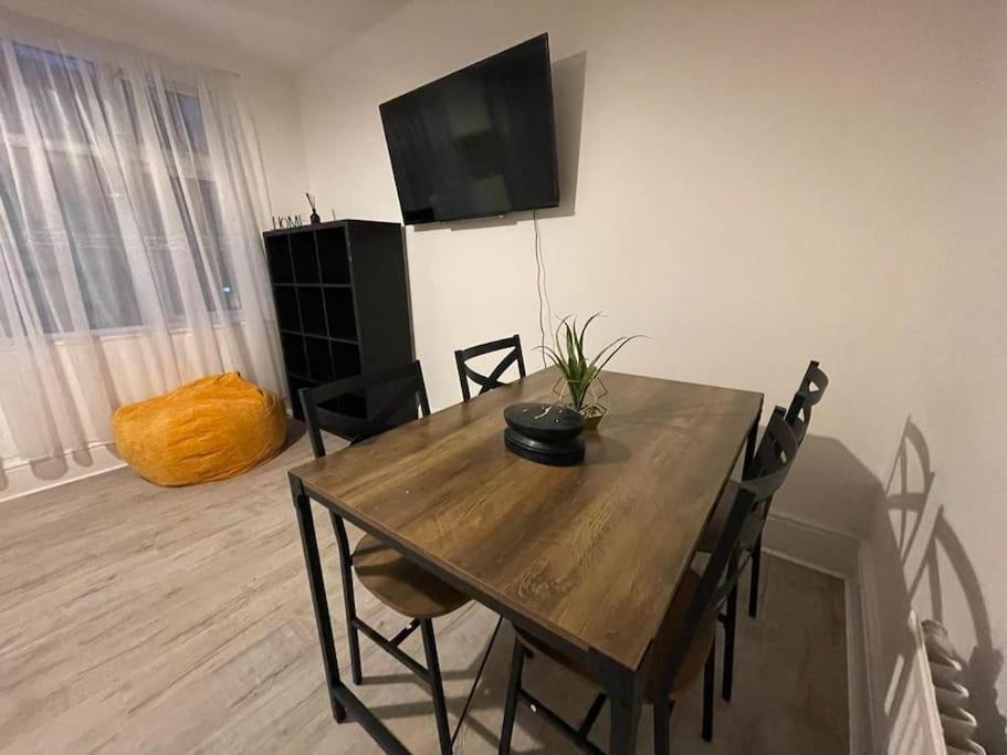 Comfortable 2 Bedroom On Tower Bridge 런던 외부 사진