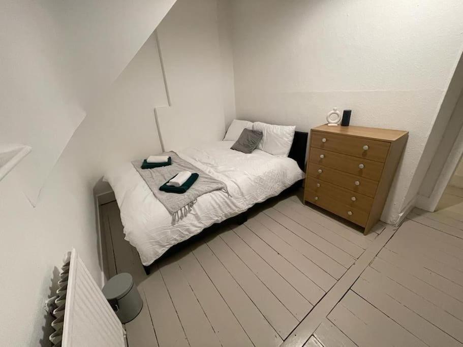 Comfortable 2 Bedroom On Tower Bridge 런던 외부 사진